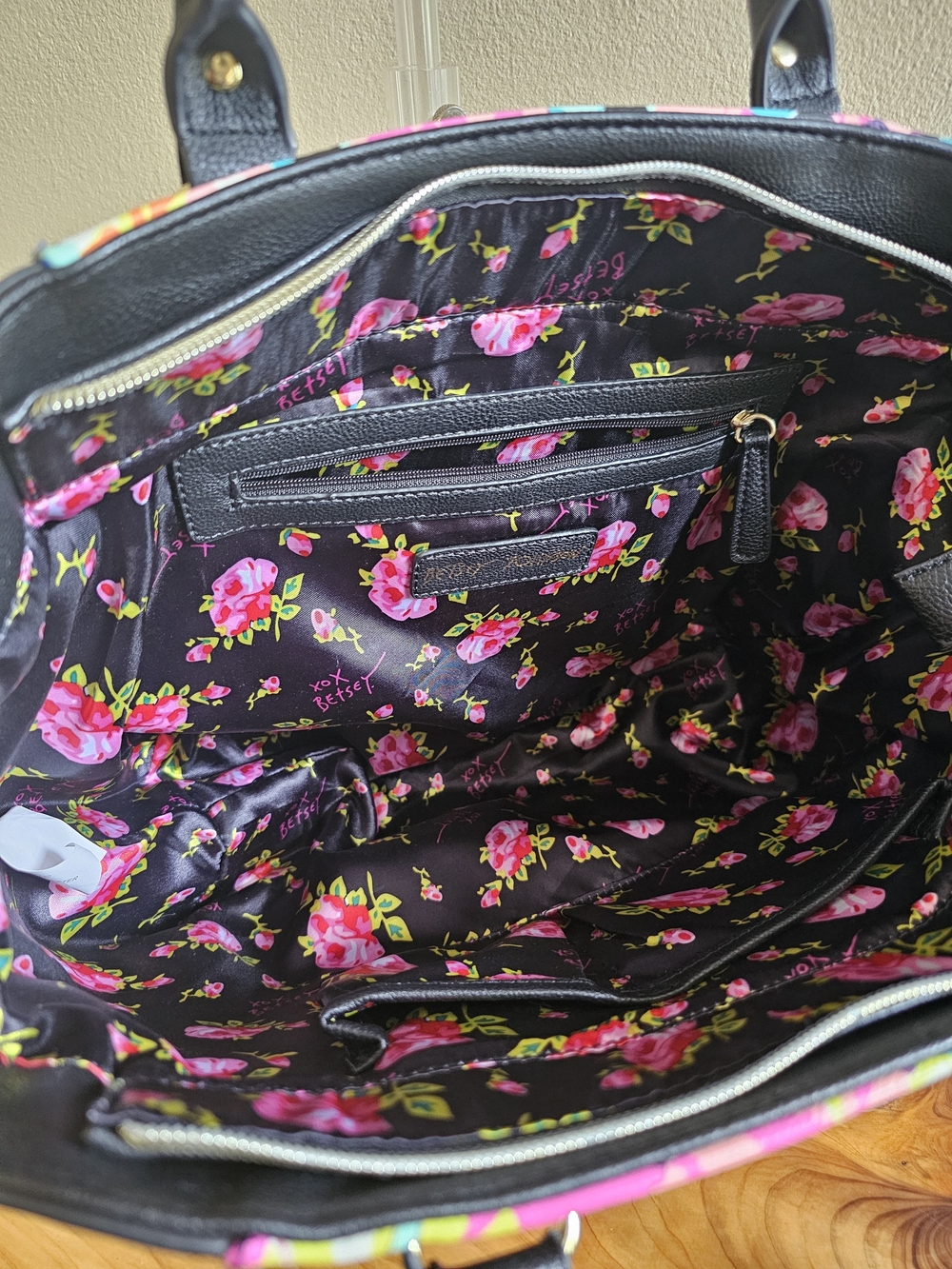 Betsey Johnson Black Trim Floral Shoulder Bag - Picture 10 of 12